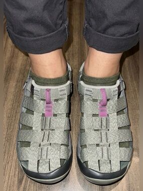 Oboz Campster Women’s 10 Gray Pink Hiking Sandals Water Friendly Slides